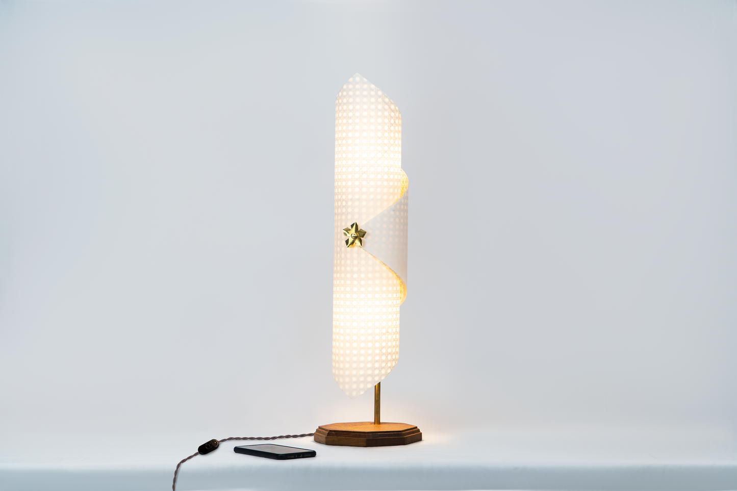 "Monarc" elegant table lamp