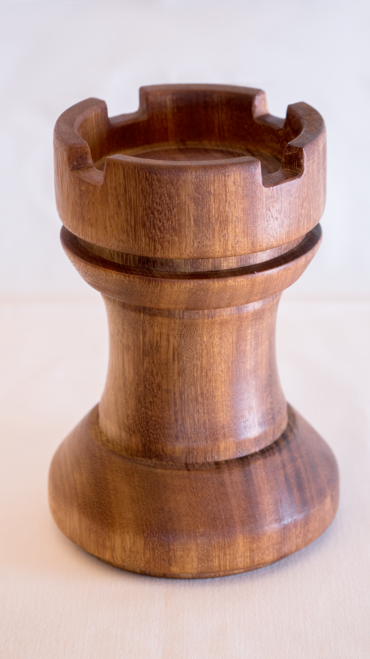 Figura decorativa de madera Torre ajedrez